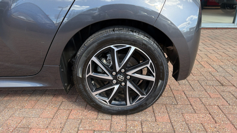 Toyota Yaris 1.5 Hybrid Design 5dr CVT Hybrid Hatchback